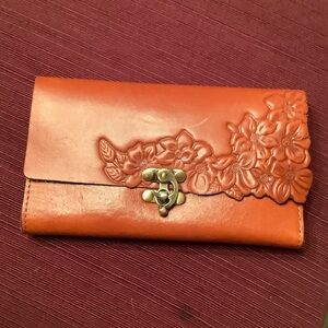 Patricia Nash Terresa Embossed Leather wallet- cinnamon EUC